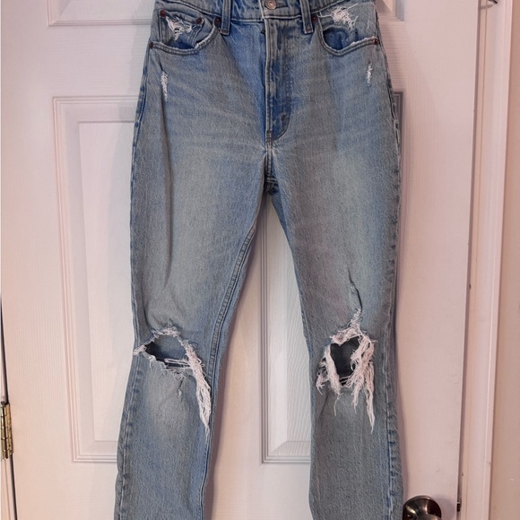 Abercrombie & Fitch The Mom High Rise Distressed Cropped Women's Jeans - Picture 5 of 7